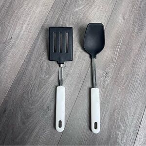 2 Vintage Unbranded Black Slotted Spatula And Spoon 11” FLAWS